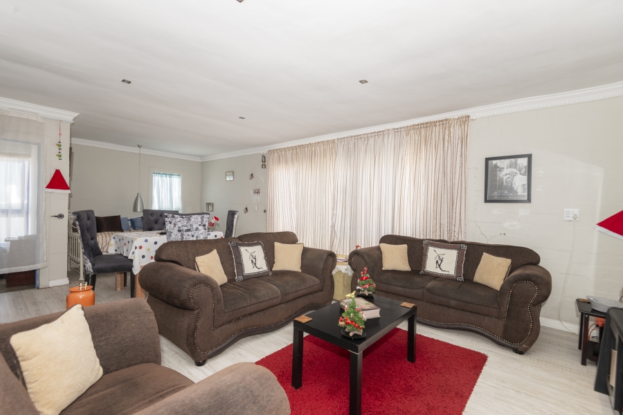 5 Bedroom Property for Sale in Blue Lagoon Western Cape